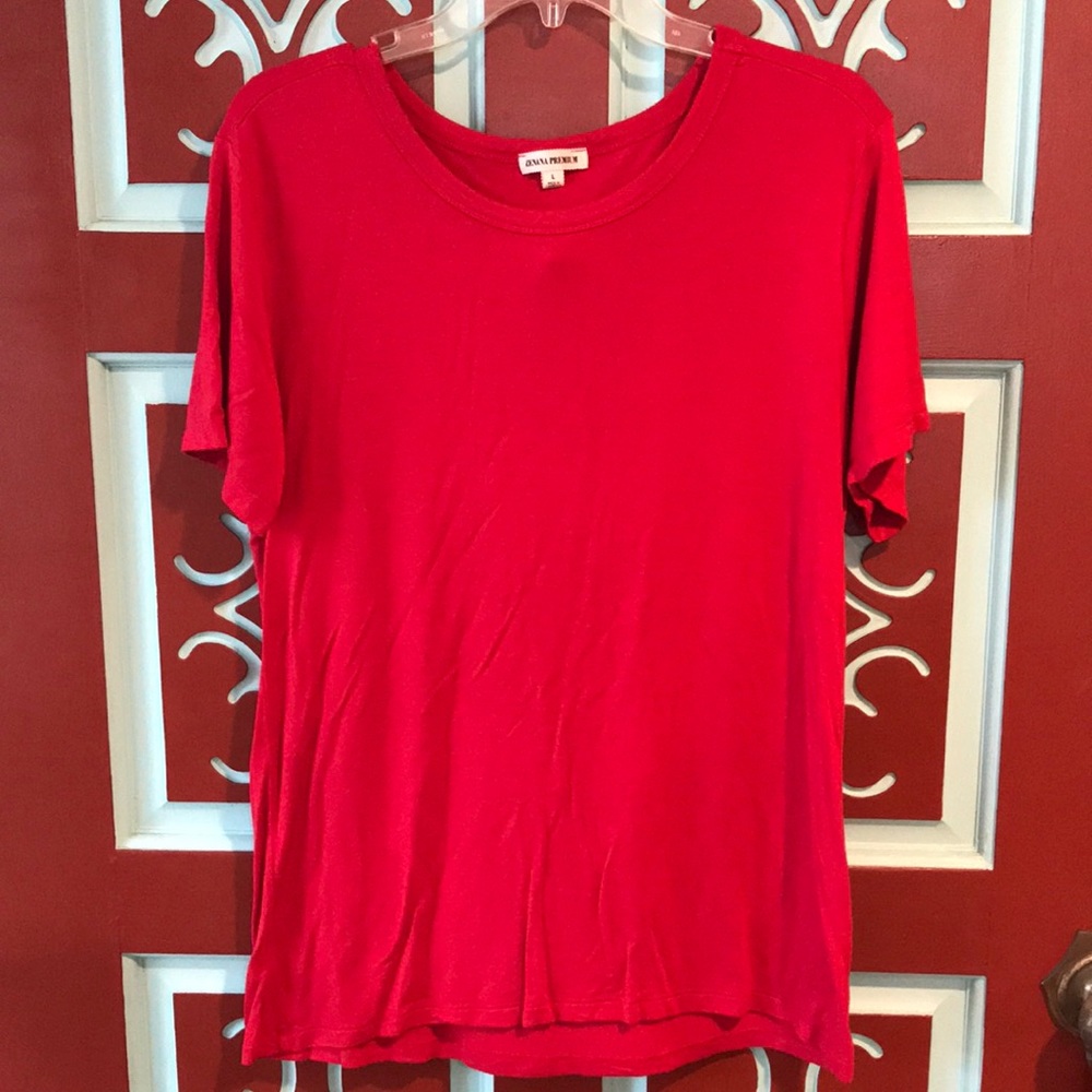 Women’s Solid Red Stretchy Tunic Tee. Size L